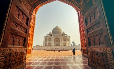 people near TAj Mahal